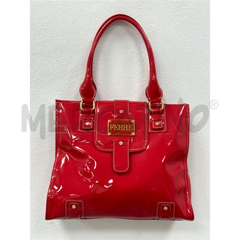 Borsa lucida vernice inverno 2024: 20 bag glossy e 